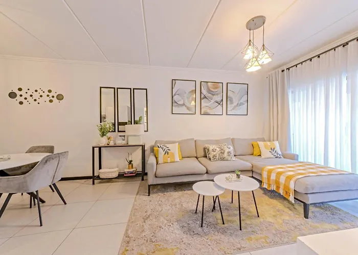 Bloom Modern Apartment